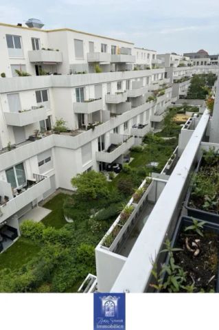 Extravagante Neubauwohnung mit Terrasse, zwei Balkonen, Bad und Gästebad! - Photo 2