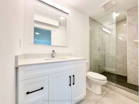 574 B Pharmacy Avenue #Lower unit - Photo 2