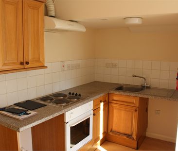 Kingston Court, Taunton - Photo 4