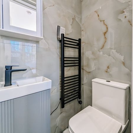 Studio Flat, Blenheim Mansions, SW2 - Photo 3