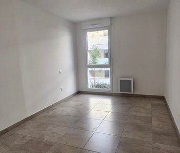 Location Appartement 2 pièces 43m² NIMES 30000 - Photo 2