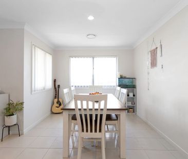 Spacious Family Home – Walk to Bucasia Beach! - Photo 2