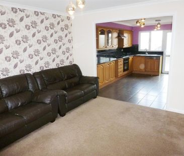 Ninian Road, Hemel Hempstead - Photo 1