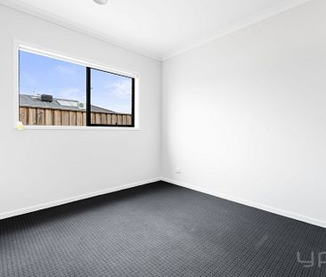 21 Sugarlea Street, Manor Lakes - Photo 1