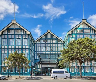 Exciting Harbourside Facing Studio Apartment - Photo 6