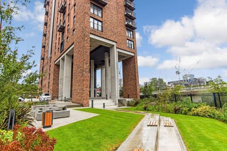 3 bedroom flat to rent - Photo 4