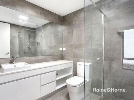 THREE BEDROOM TOWN HOUSE - Photo 5