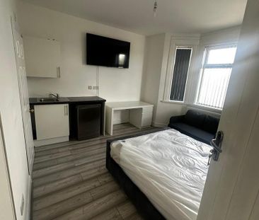 Studio to rent - Photo 5