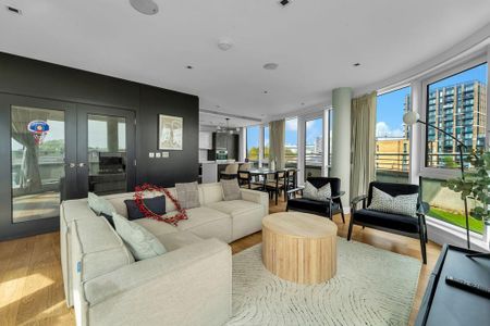 3 bedroom penthouse to rent - Photo 2