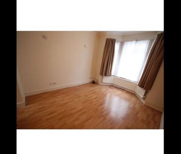 Room in a Shared House, St Kildas Road, HA1 - Photo 2