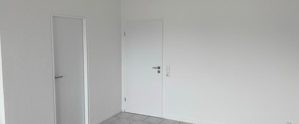 45 qm mit abgetrenntem Schlafraum, Südbalkon und Garage - Photo 1