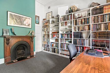 110 Pin Oak Crescent, Flemington VIC 3031 - Photo 2