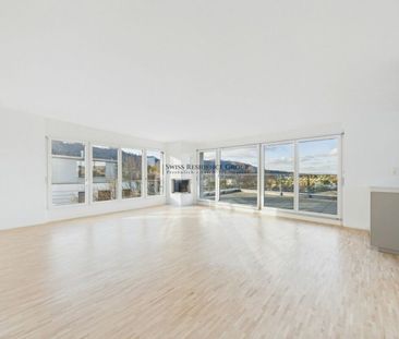 Light-flooded, spacious living dream with a view - Photo 1
