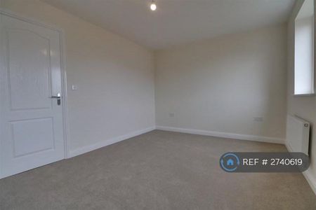 3 bedroom terraced house to rent - Photo 3