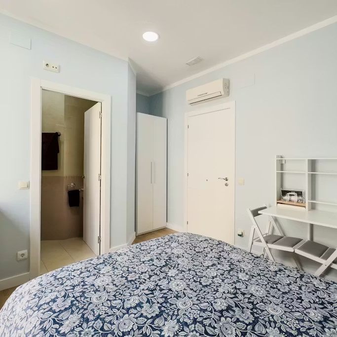 Carrer Nou de la Rambla, Barcelona, Catalonia - Photo 1