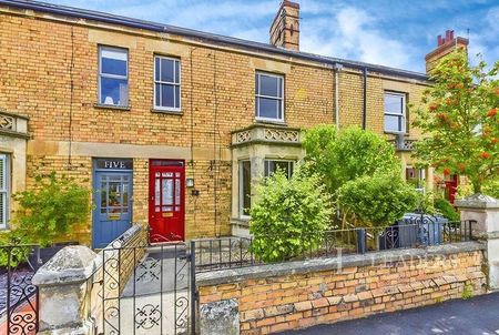 Kings Road, Stamford, PE9 - Photo 2