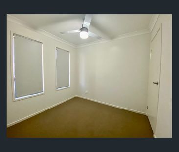 Modern Living in Quiet Corner - Photo 4