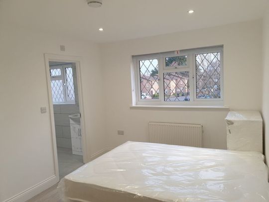 1 bedroom Property to rent - Photo 1