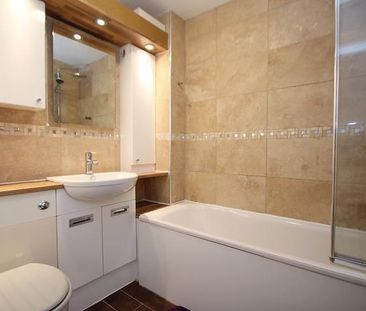 2 bedroom maisonette to rent - Photo 4