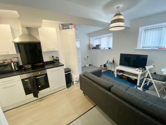 Kirkstall Road, Leeds - Photo 1