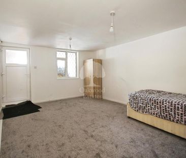 4 bedroom townhouse to rent - Photo 3