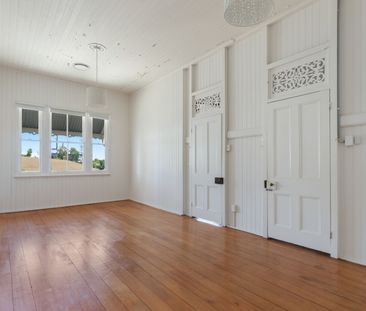 CHARM, CHARACTER AND SPECTACULAR VIEWS - Photo 1