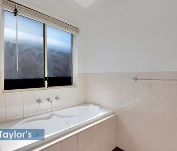 WELL-PRESENTED HOME IN AN IDEAL LOCATION - Photo 5