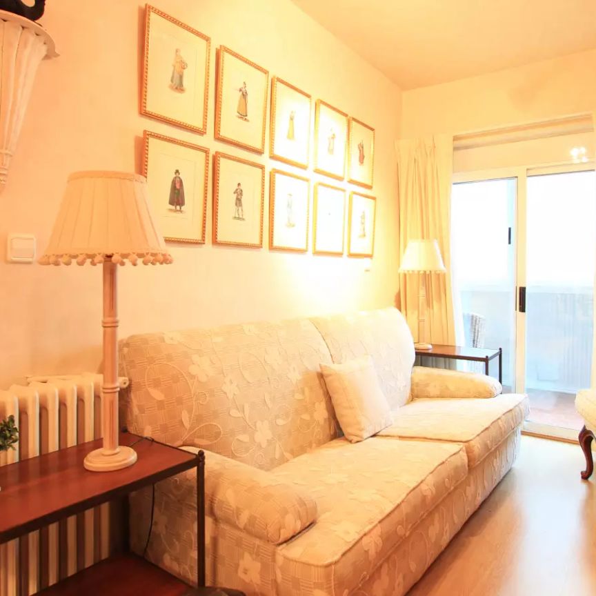 2-bedroom apartment for rent in Valdezarza, Madrid, perfect for professionals and students. - Photo 1