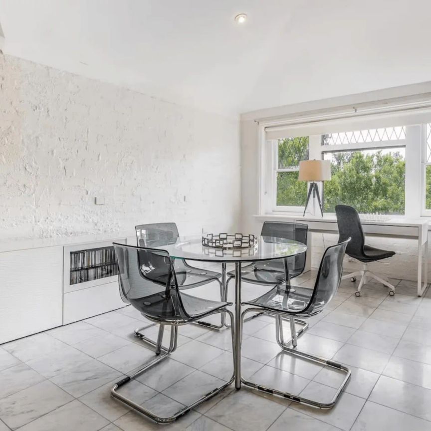 Furnished Art Deco Sanctuary in the Heart of South Yarra - Photo 1