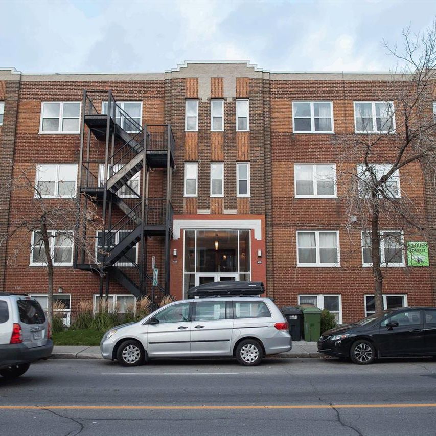 1 Bedroom - 4201 Boulevard Decarie, Montréal - Photo 1