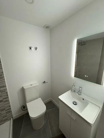 Avenida Blasco Ibáñez, Paterna, Valencian Community 46980 - Photo 2