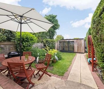 The Crescent, New Malden, KT3 - Photo 4