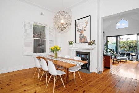 Victorian Elegance meets Contemporary Luxury - Photo 2