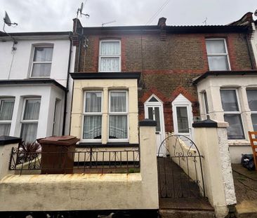 3 bedroom terraced house to rent - Photo 6