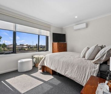 MODERN AND STYLISH TOWNHOUSE TWO BEDROOMS - Photo 6