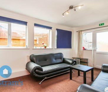 1 bed Mid Terraced House for Rent - Photo 3