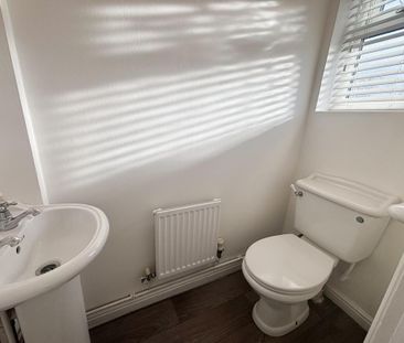 3 bedroom semi-detached house to rent - Photo 2