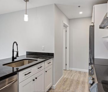 For Lease - 1500 OUELLETTE Unit# 401, Windsor, Ontario - Photo 2
