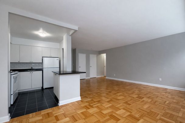 For Lease - 42 Thorncliffe Park Drive Unit# 207, Toronto, Ontario - Photo 1