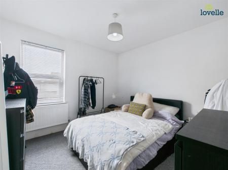 2 bedroom Terraced House To Let - Photo 5