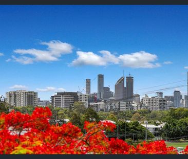 84 Pear Street, Greenslopes, Qld 4120 - Photo 4