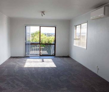 Sun-Filled Townhouse with Stunning Water Views - Photo 3