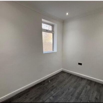 Hall Lane, L7 - Photo 1