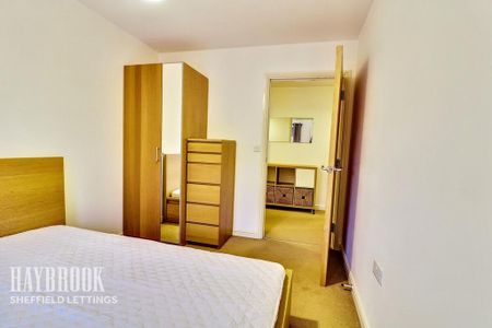 2 bedroom apartment to rent - Photo 3