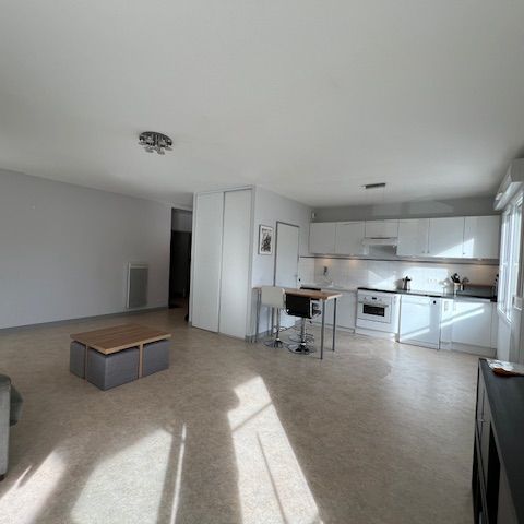 Location Appartement 3 pièces 75m² LA ROCHELLE 17000 - Photo 1