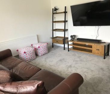 4 bedroom detached house to rent - Photo 1