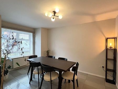 3 bedroom terraced house to rent - Photo 4