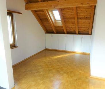 Charmante Attika-Wohnung mit Balkon - Foto 1