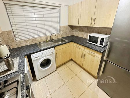 2 bedroom apartment to rent - Photo 4