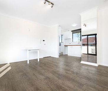 Top Floor Living Moments from Wollongong Harbour - Photo 3